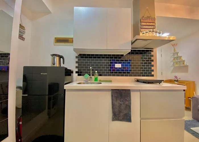 Aparthotel The Cozy-corner Staycation Azure Residences