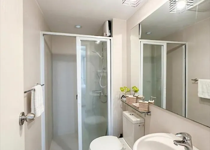 Aparthotel The Cozy-corner Staycation Azure Residences